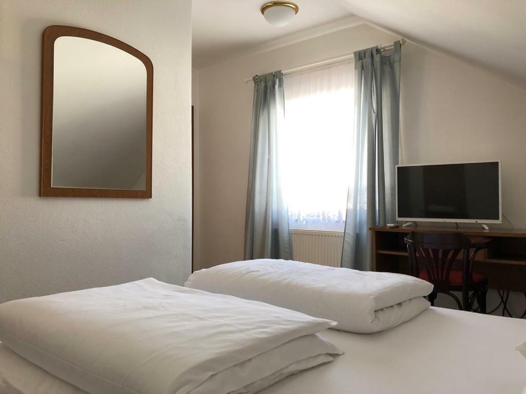 Hard Rock Rooms For Two Livno Exterior photo